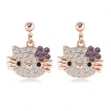 Preciosos pendientes de colores de "Hello Kitty"