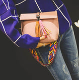 Bolso de chica con diseño colorista